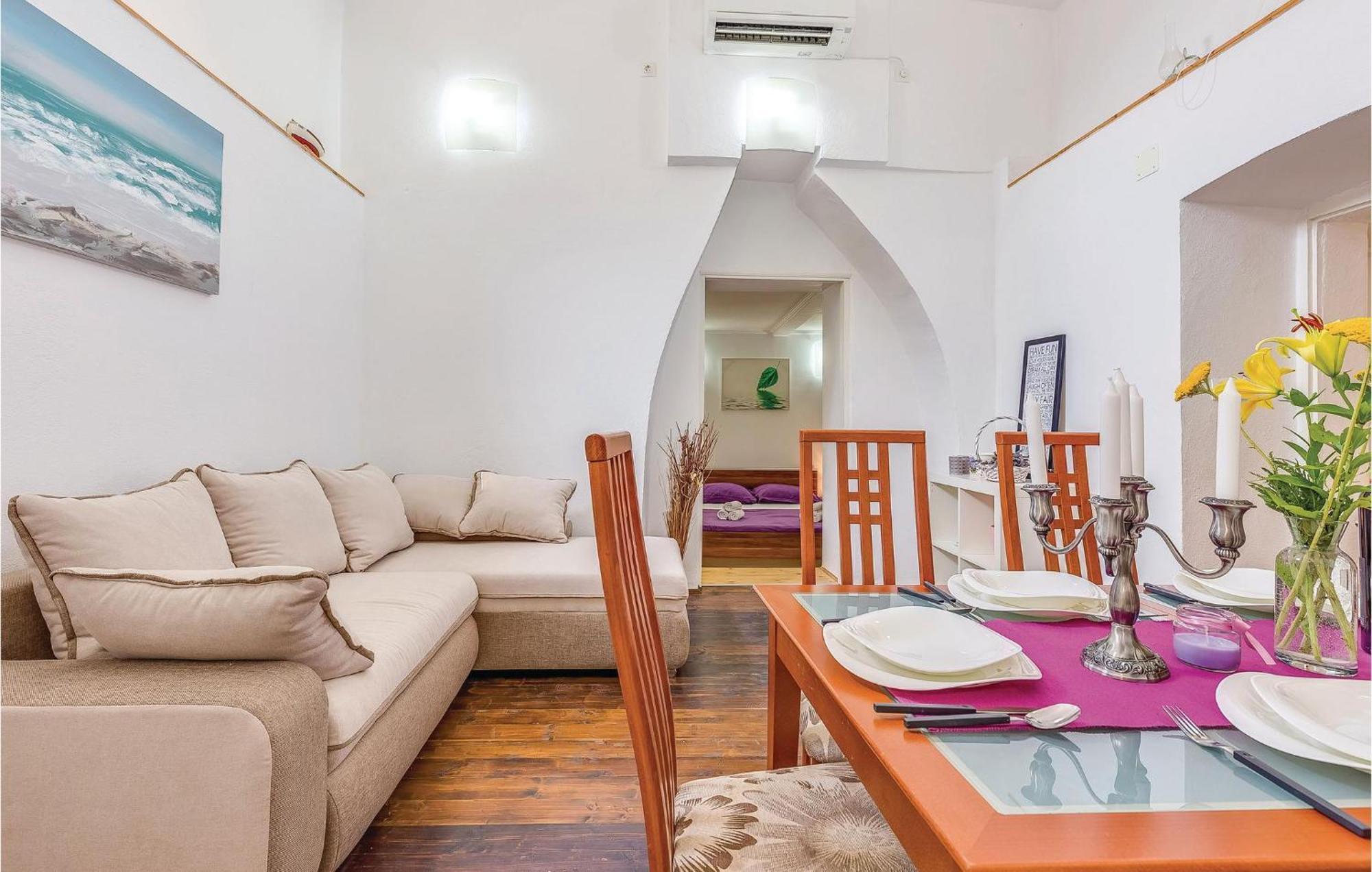 Nice Home In Grmani With Kitchen Šmrika Zewnętrze zdjęcie